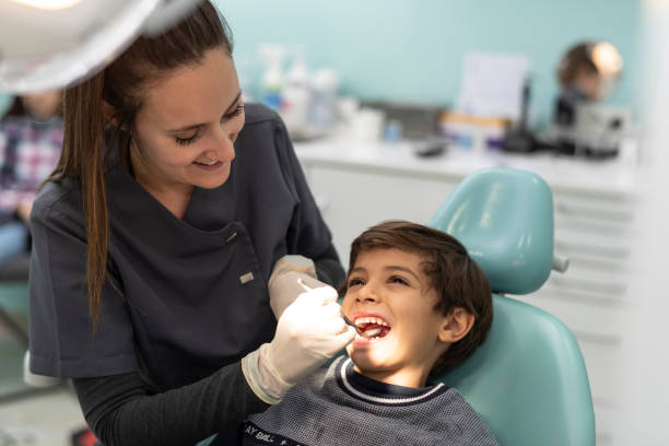 Best Emergency Tooth Extraction in Forest View, IL